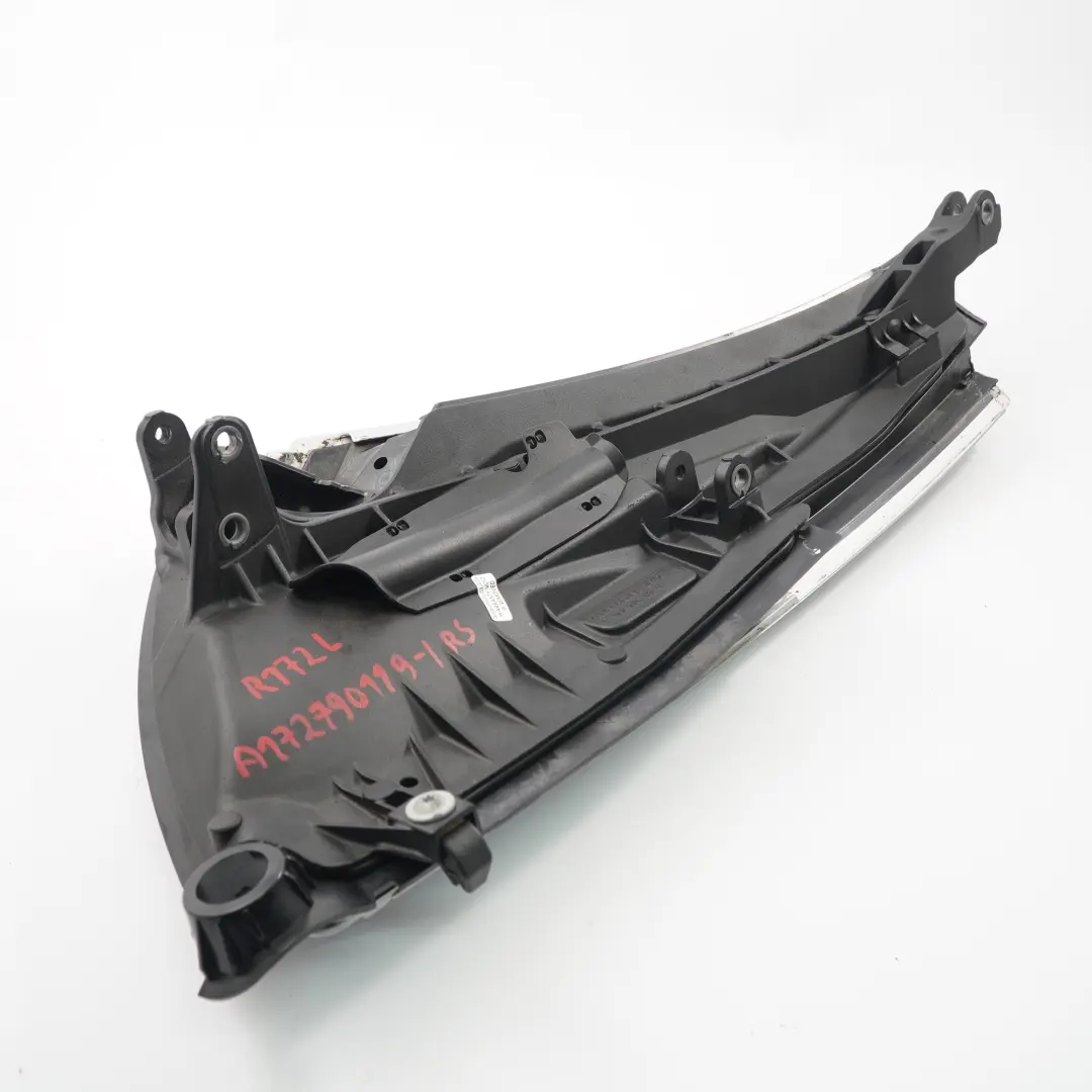 Panel Trasero Derecho C Pilar Embellecedor Plata Iridium - 775 para Mercedes R172 con número de pieza A1727900219 Mercedes R172 Panel Trasero Derecho C Pilar Embellecedor Plata Iridium - 775 - SKU A1727900219-IRS - Número de pieza A1727900219