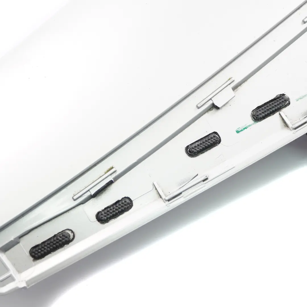 Panel Osłona Słupka C Prawy Tył Srebrna do Mercedes SLK R172 o numerze A1727900219 Mercedes SLK R172 Panel Osłona Słupka C Prawy Tył Srebrna - SKU A1727900219-IRS - Numer Części A1727900219