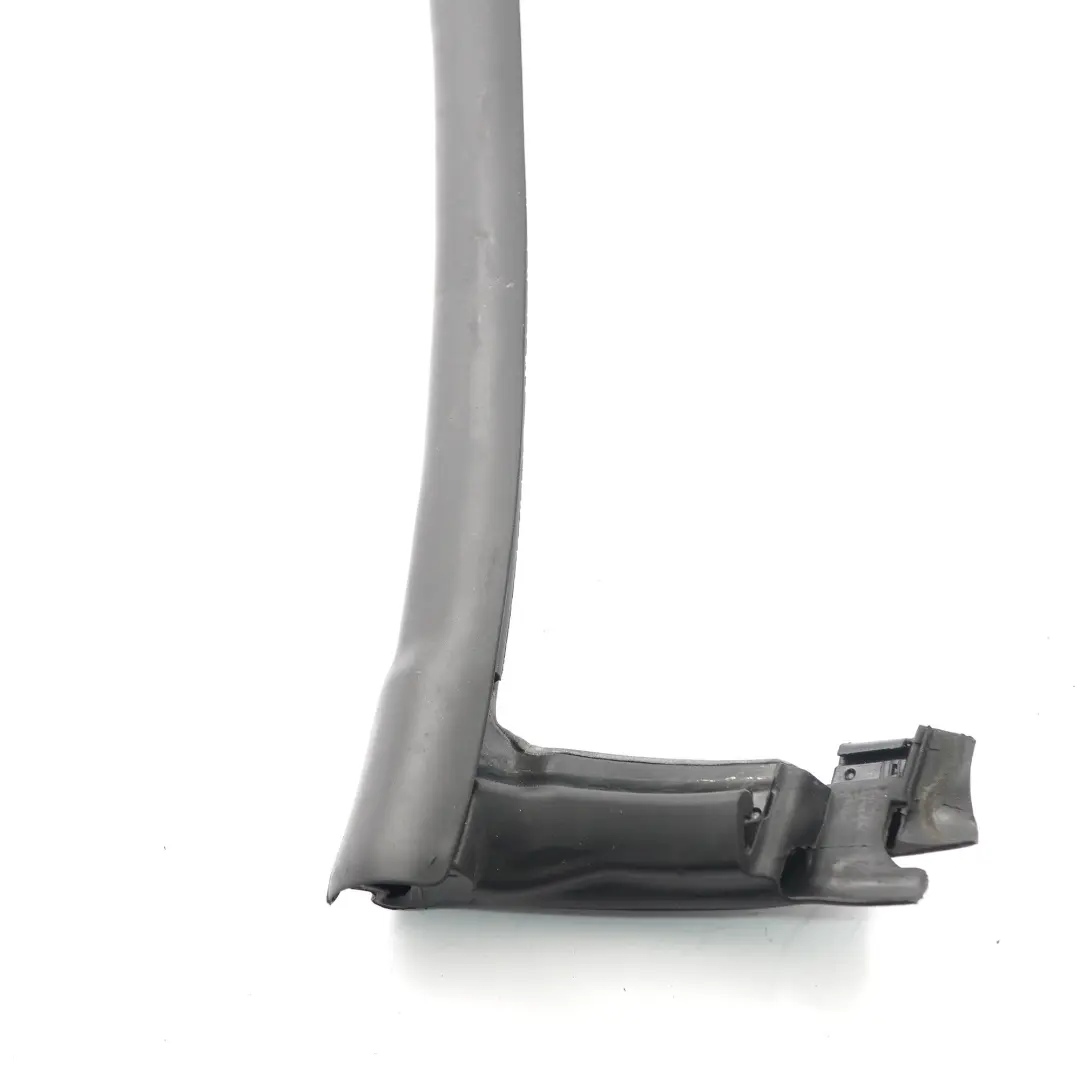 Joint de toit rigide arrière gauche d'étanchéité pour Mercedes SLK R172 à propos du numéro de pièce A1727900398 Mercedes SLK R172 Joint de toit rigide arrière gauche d'étanchéité - SKU A1727900398 - Numéro de pièce A1727900398