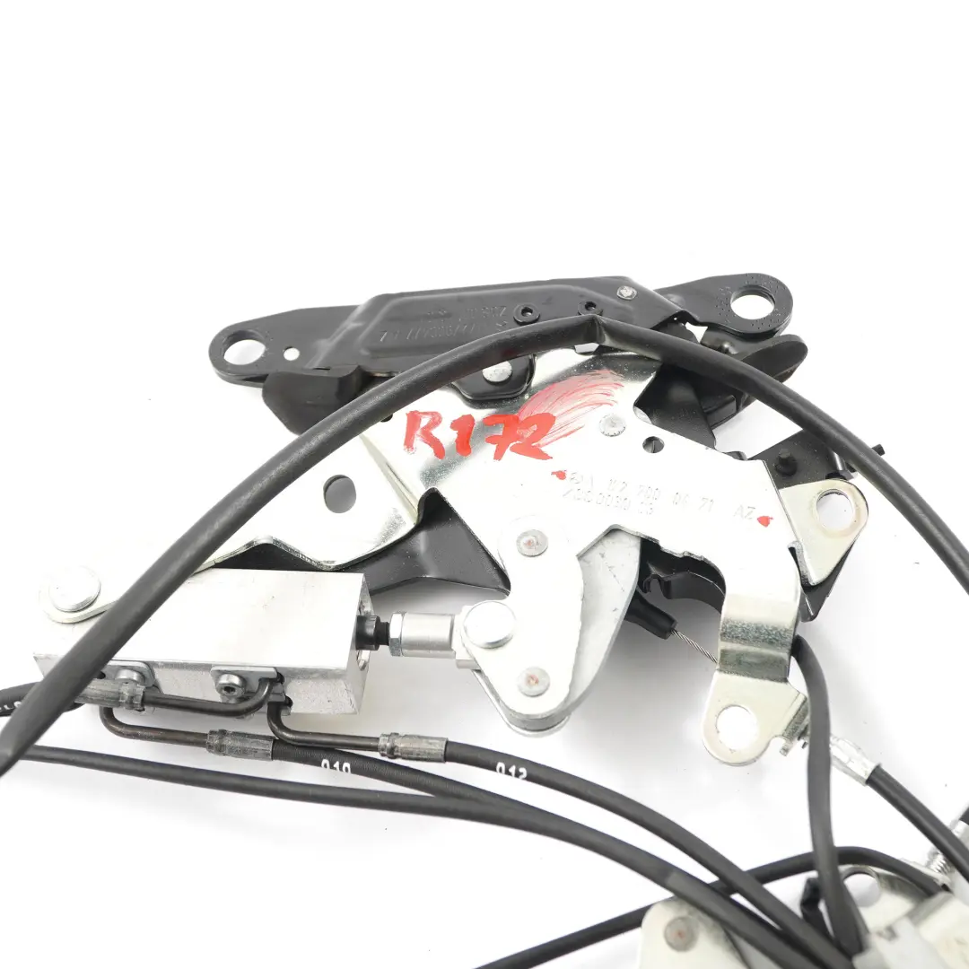 Lock Latch Catch Roof Top Left pour Mercedes SLK R172 Hardtop à propos du numéro de pièce A1727900471 Mercedes SLK R172 Hardtop Lock Latch Catch Roof Top Left - SKU A1727900471 - Numéro de pièce A1727900471