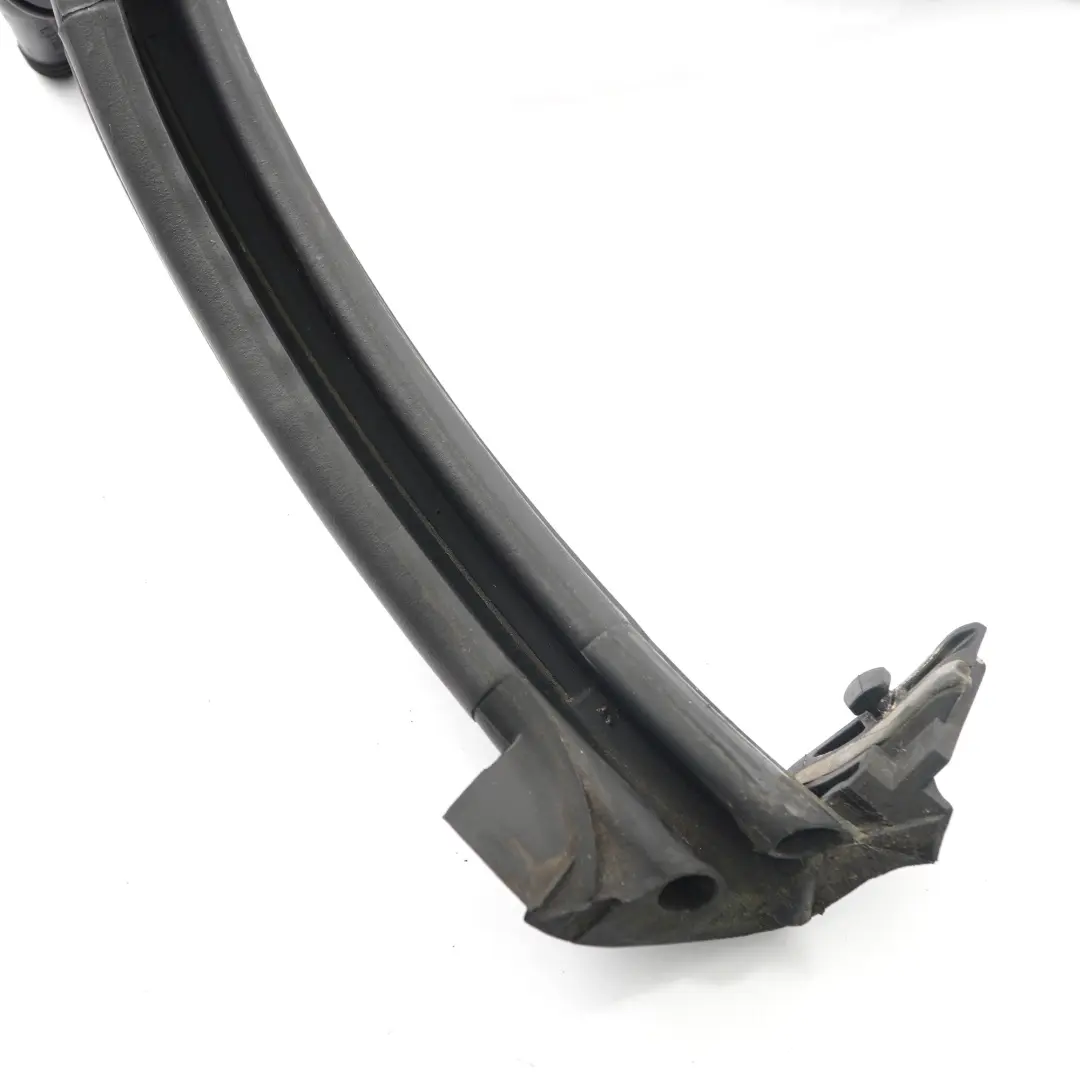 Tetto rigido retrattile Guarnizione destra per Mercedes SLK R172 con numero di parte A1727900498 Mercedes SLK R172 Tetto rigido retrattile Guarnizione destra - SKU A1727900498 - Numero di parte A1727900498