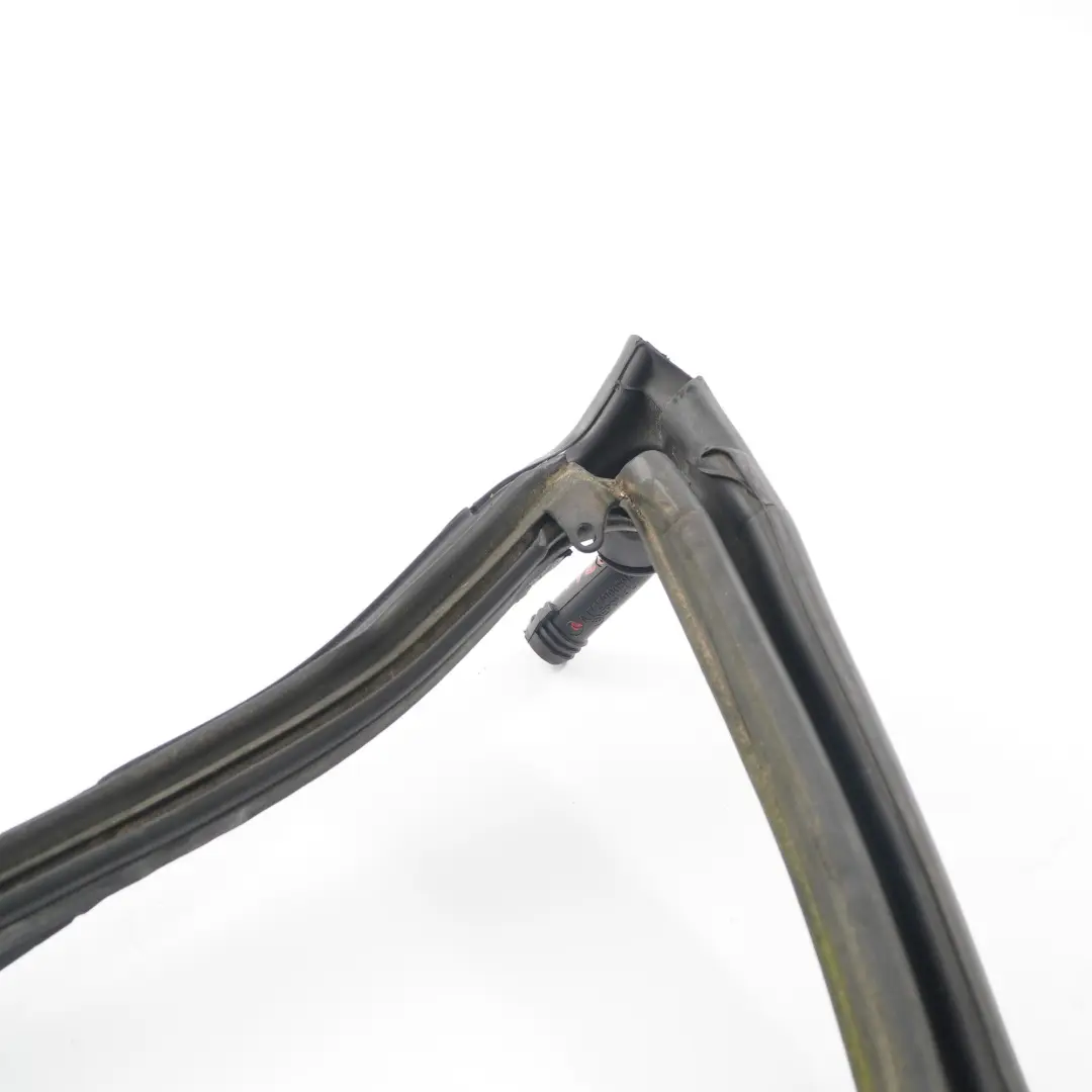 Tetto rigido retrattile Sigillatura sinistra Guarnizione per Mercedes SLK R172 con numero di parte A1727900598 Mercedes SLK R172 Tetto rigido retrattile Sigillatura sinistra Guarnizione - SKU A1727900598 - Numero di parte A1727900598