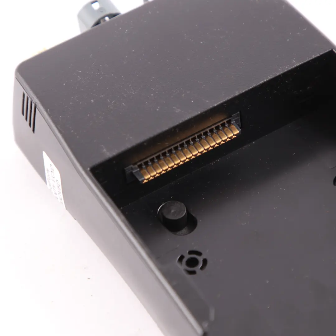 Moduł Sterownik Nawigacji Nawigacja 4.5 do Mercedes W176 W212 o numerze A1728100011 Mercedes W176 W212 Moduł Sterownik Nawigacji Nawigacja 4.5 - SKU A1728100011 - Numer Części A1728100011