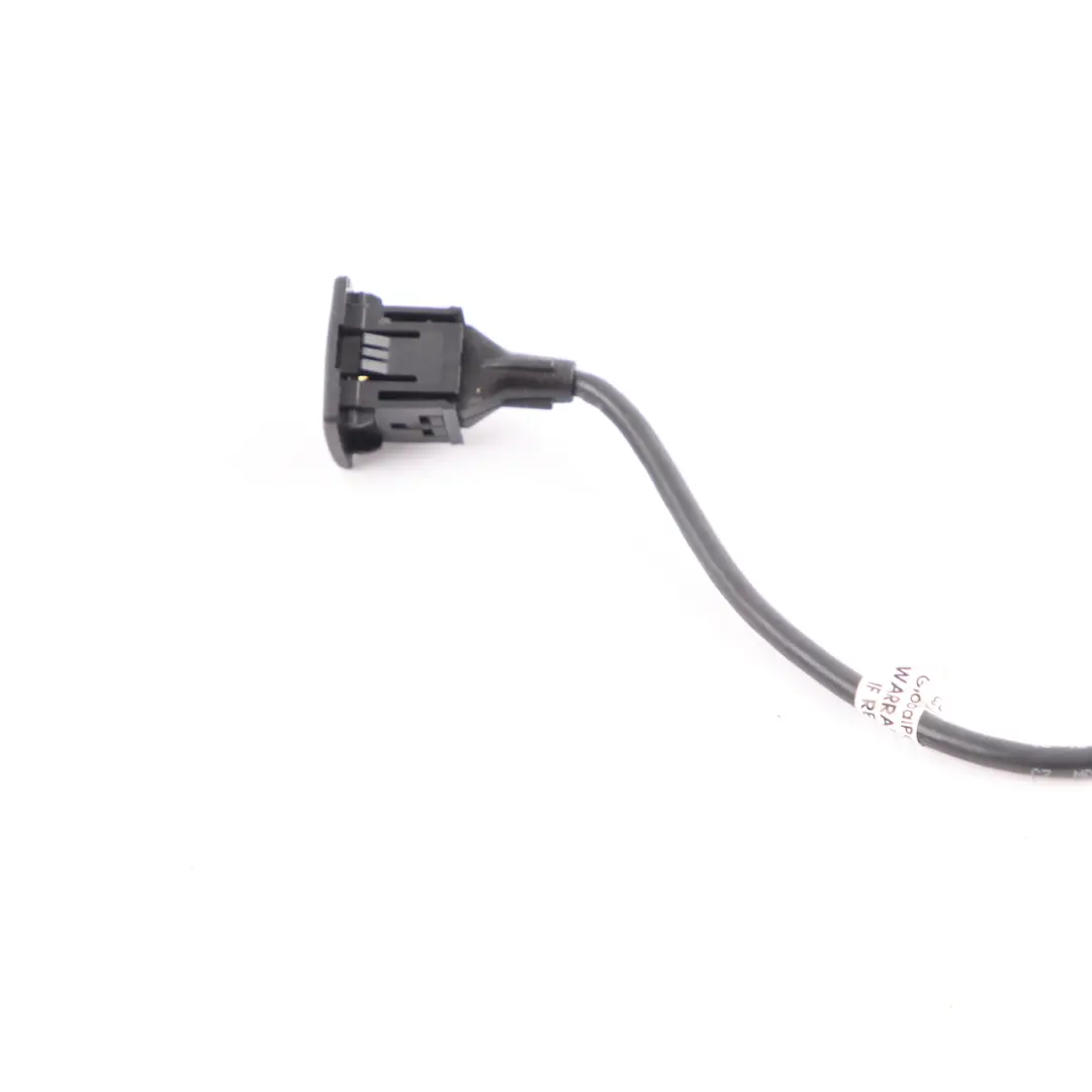 Mercedes W204 W212 Wtyczka Złącze Gniazdo Przewód USB - SKU A1728200515 - Numer Części A1728200515