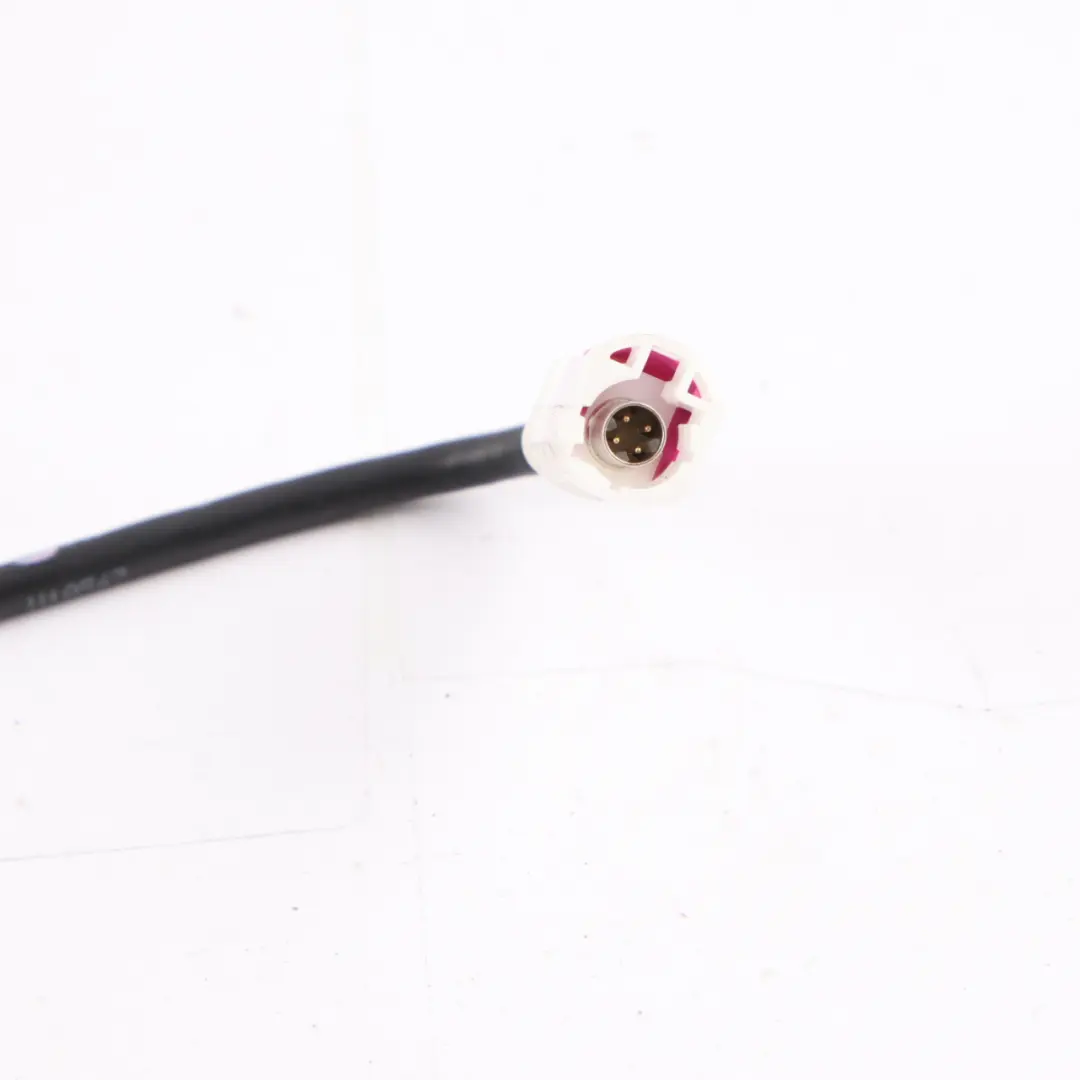  Puerto USB Mercedes W204 W212 Enchufe Conector Consola Central - SKU A1728200515 - Número de pieza A1728200515