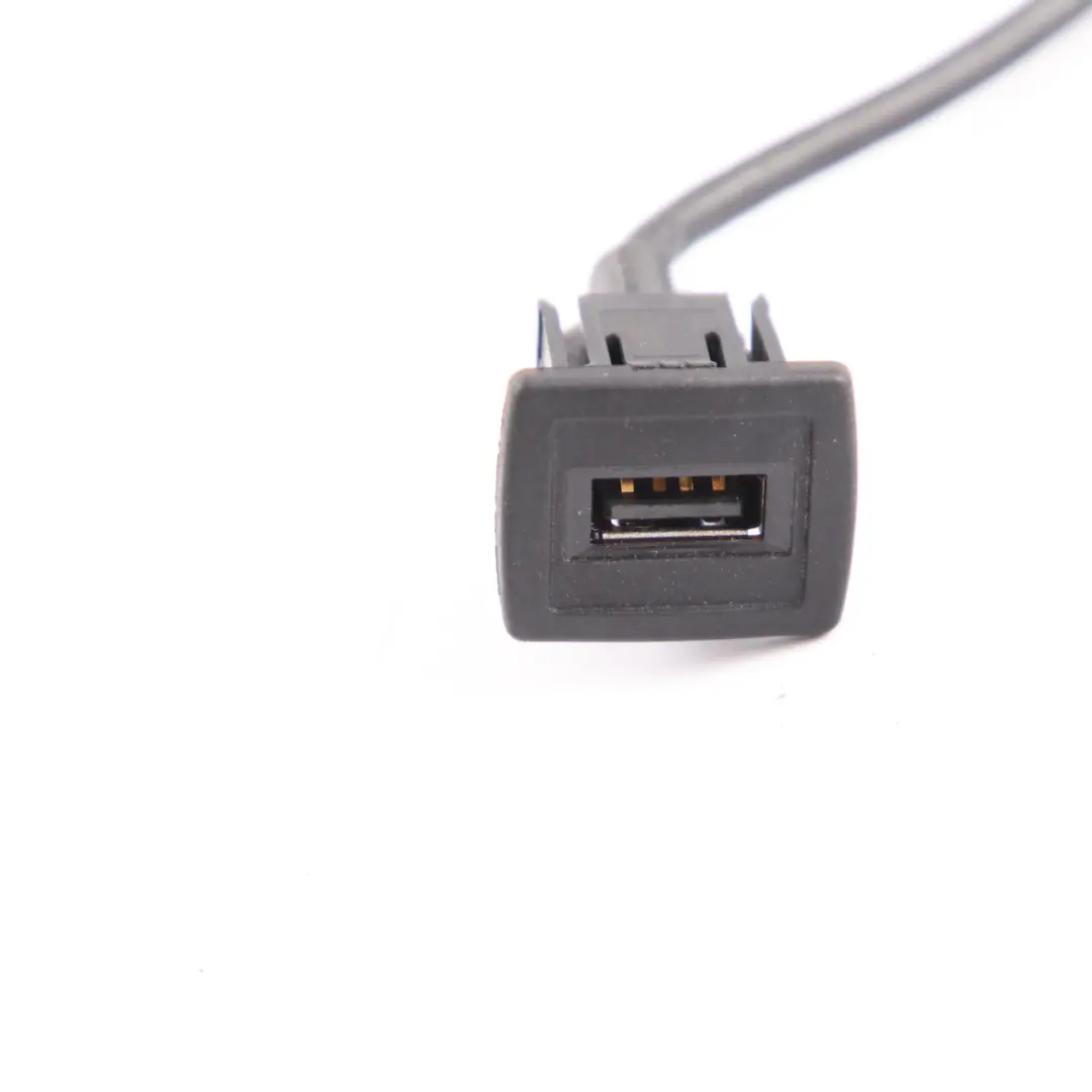  Port USB Mercedes W204 W212 Prise Connecteur Console Centrale - SKU A1728200515 - Numéro de pièce A1728200515