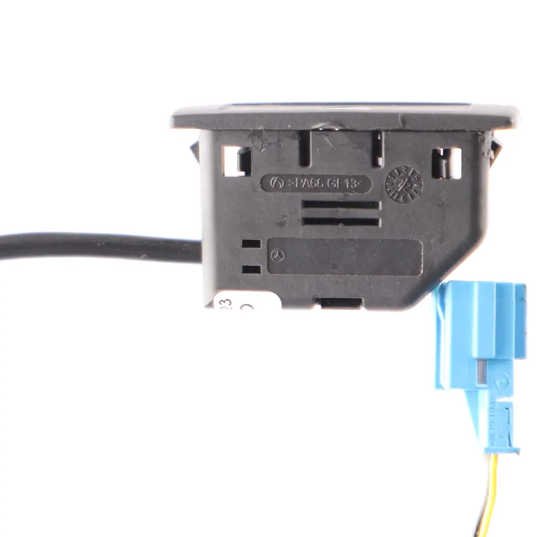 Mercedes W204 C207 Central Console Aux Port Socket Plug Terminal - SKU A1728200815 - Número de pieza A1728200815