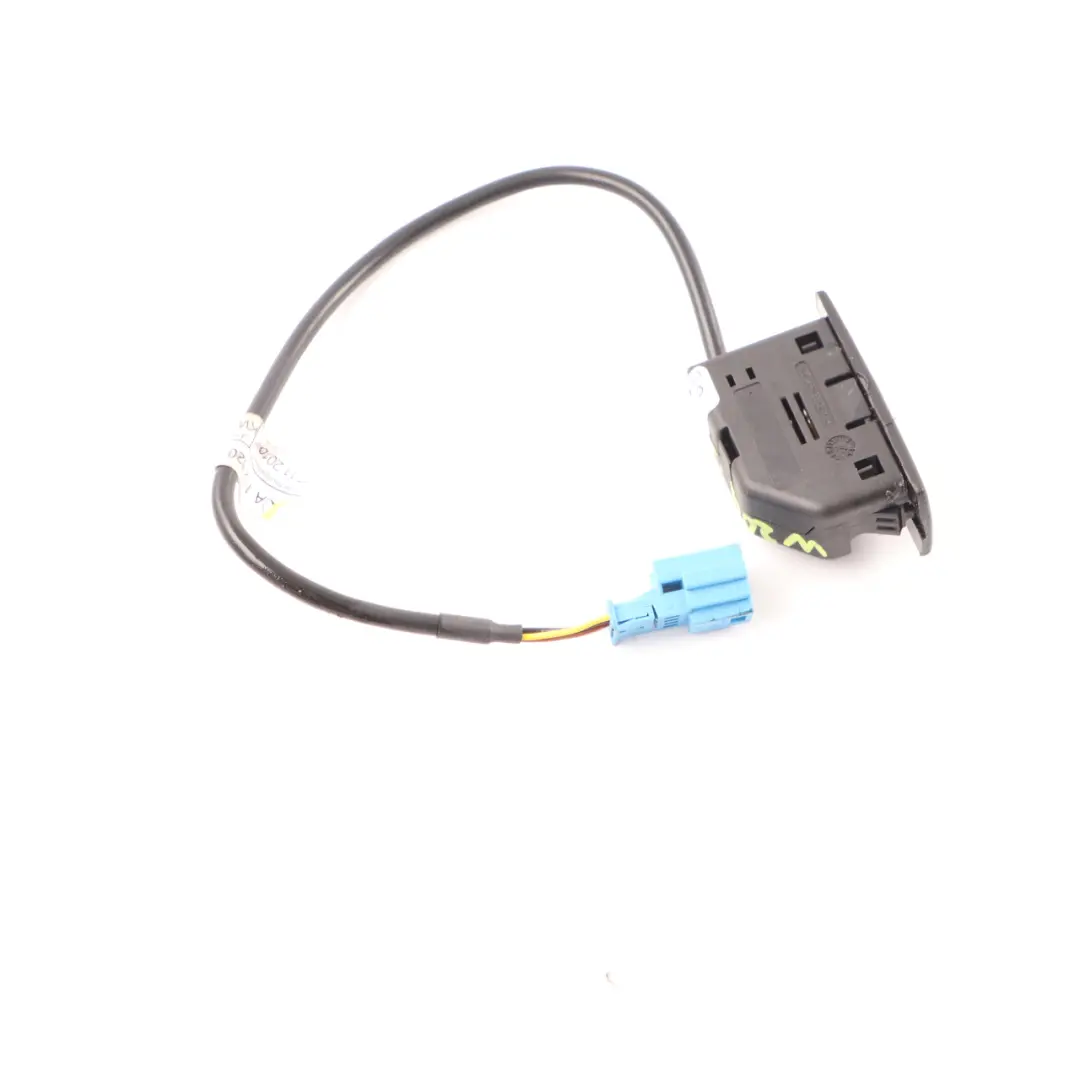 Mercedes W204 C207 Console Centrale Presa Aux Plug Terminal - SKU A1728200815 - Numero di parte A1728200815