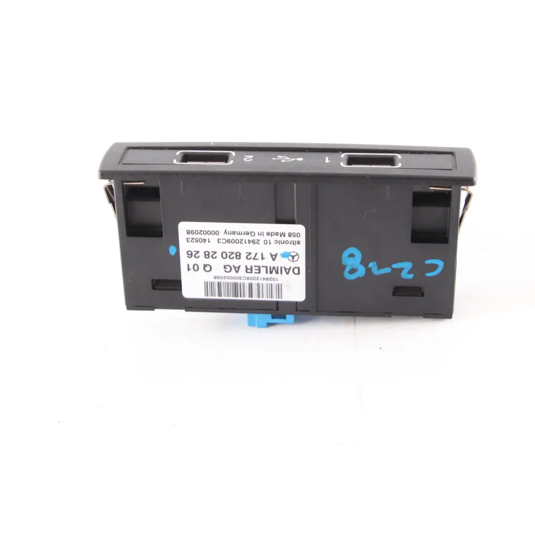 Puerto USB Mercedes W176 W207 W212 W246 Enchufe Conector Unidad para con número de pieza A1728202826 Puerto USB Mercedes W176 W207 W212 W246 Enchufe Conector Unidad - SKU A1728202826 - Número de pieza A1728202826