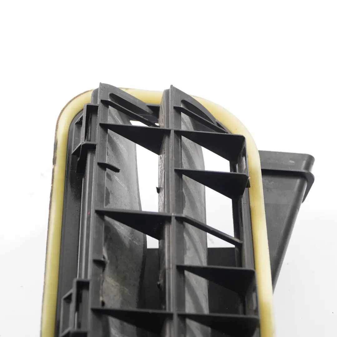 Pare-chocs arrière Vent Flap droit pour Mercedes SLK R172 Roadster à propos du numéro de pièce A1728300142 Mercedes SLK R172 Roadster Pare-chocs arrière Vent Flap droit - SKU A1728300142 - Numéro de pièce A1728300142