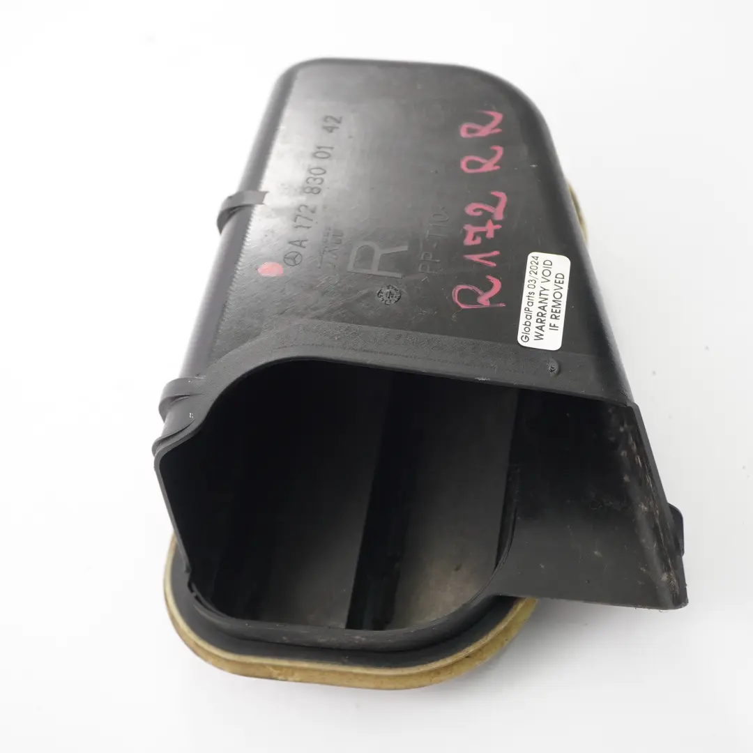 Mercedes SLK R172 Roadster Aleta de ventilación trasera derecha - SKU A1728300142 - Número de pieza A1728300142