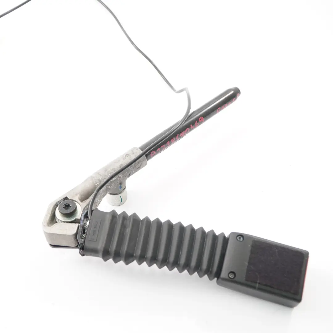 Boucle tendeur ceinture sécurité avant droite pour Mercedes SLK R172 à propos du numéro de pièce A1728600469 Mercedes SLK R172 Boucle tendeur ceinture sécurité avant droite - SKU A1728600469 - Numéro de pièce A1728600469