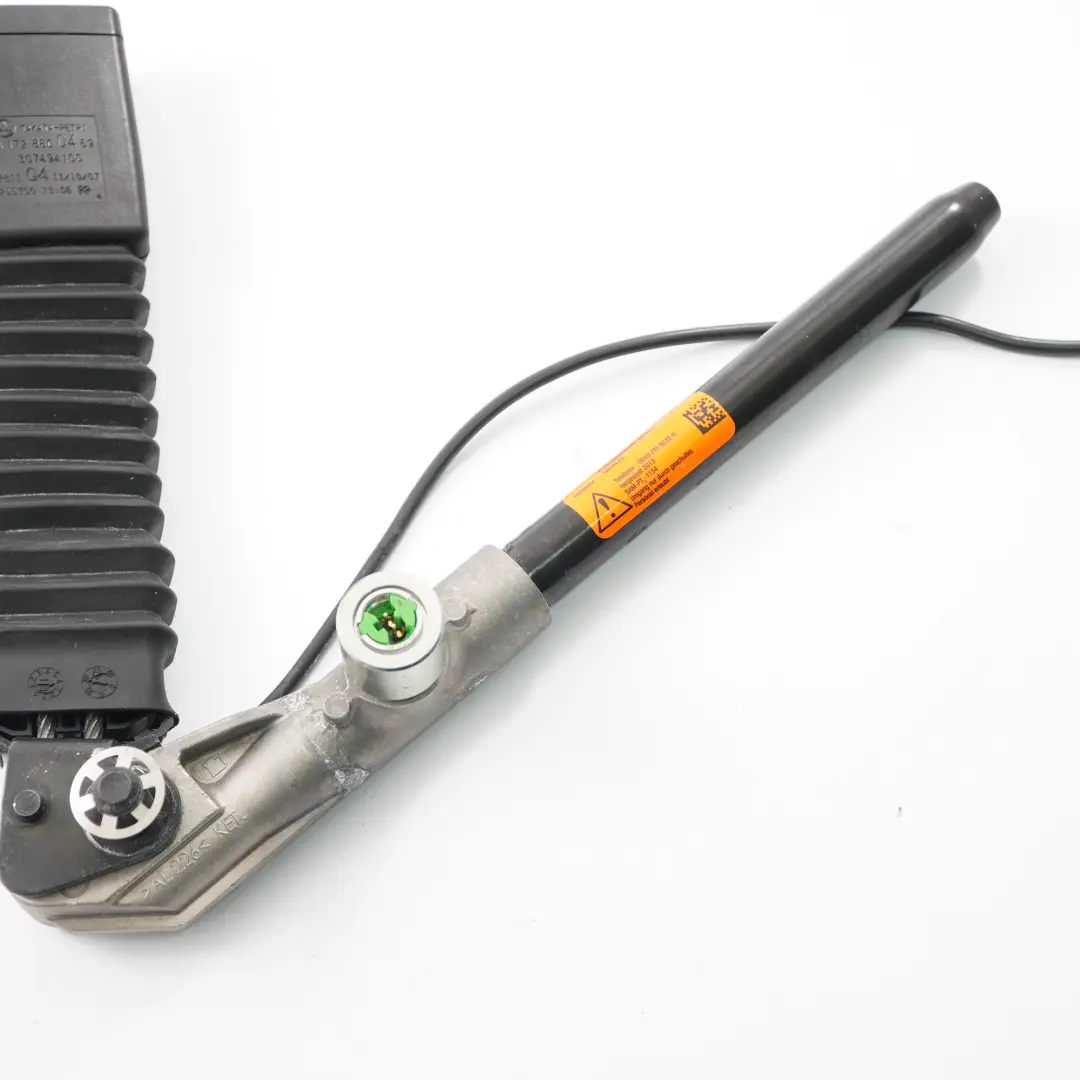 Sicherheitsgurt Spanner Gurt schloss vorne rechts für Mercedes SLK R172 mit Teilenummer A1728600469 Mercedes SLK R172 Sicherheitsgurt Spanner Gurt schloss vorne rechts - SKU A1728600469 - Teilenummer A1728600469