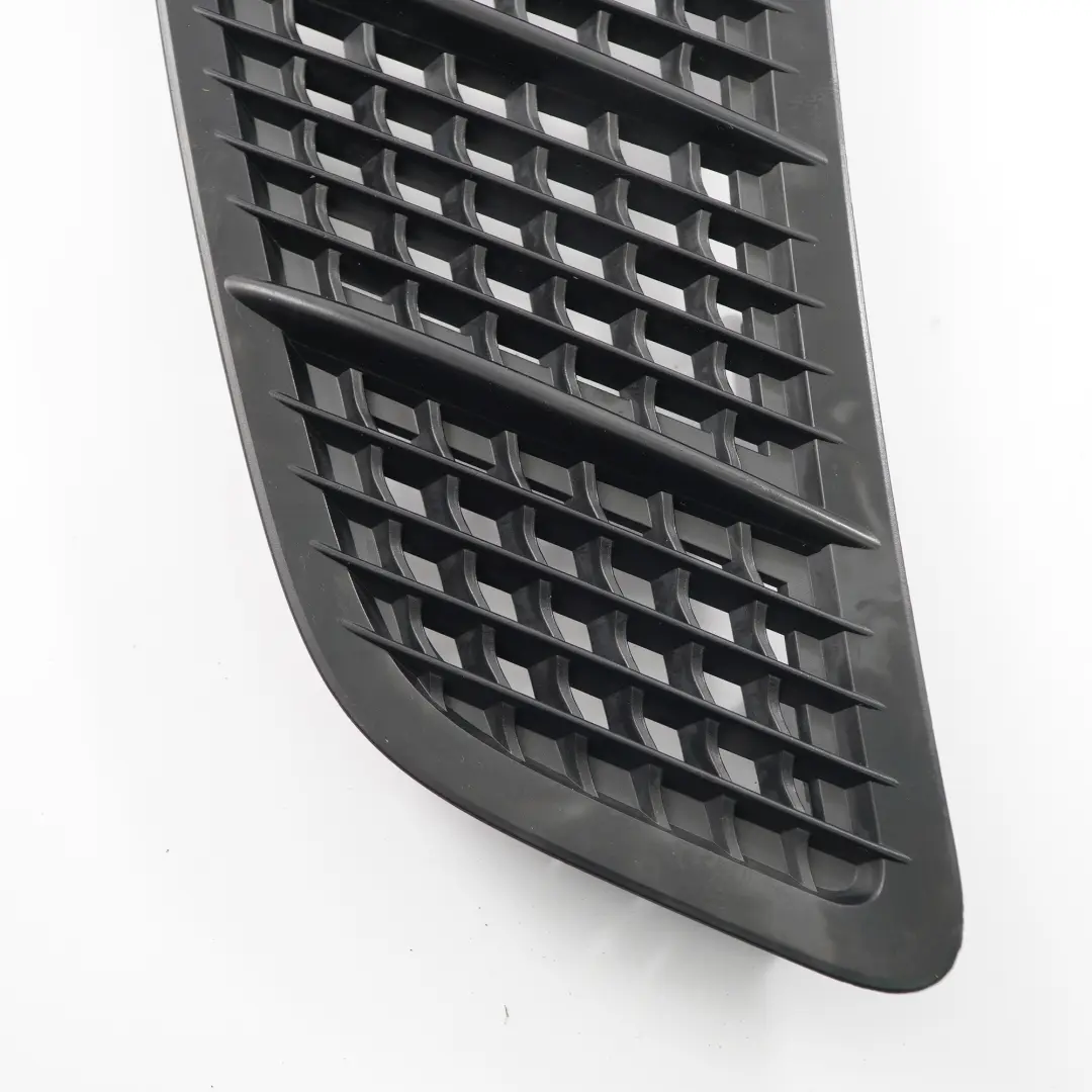 Capot Grille Entrée d'air gauche pour Mercedes SLK R172 à propos du numéro de pièce A1728800185 Mercedes SLK R172 Capot Grille Entrée d'air gauche - SKU A1728800185 - Numéro de pièce A1728800185