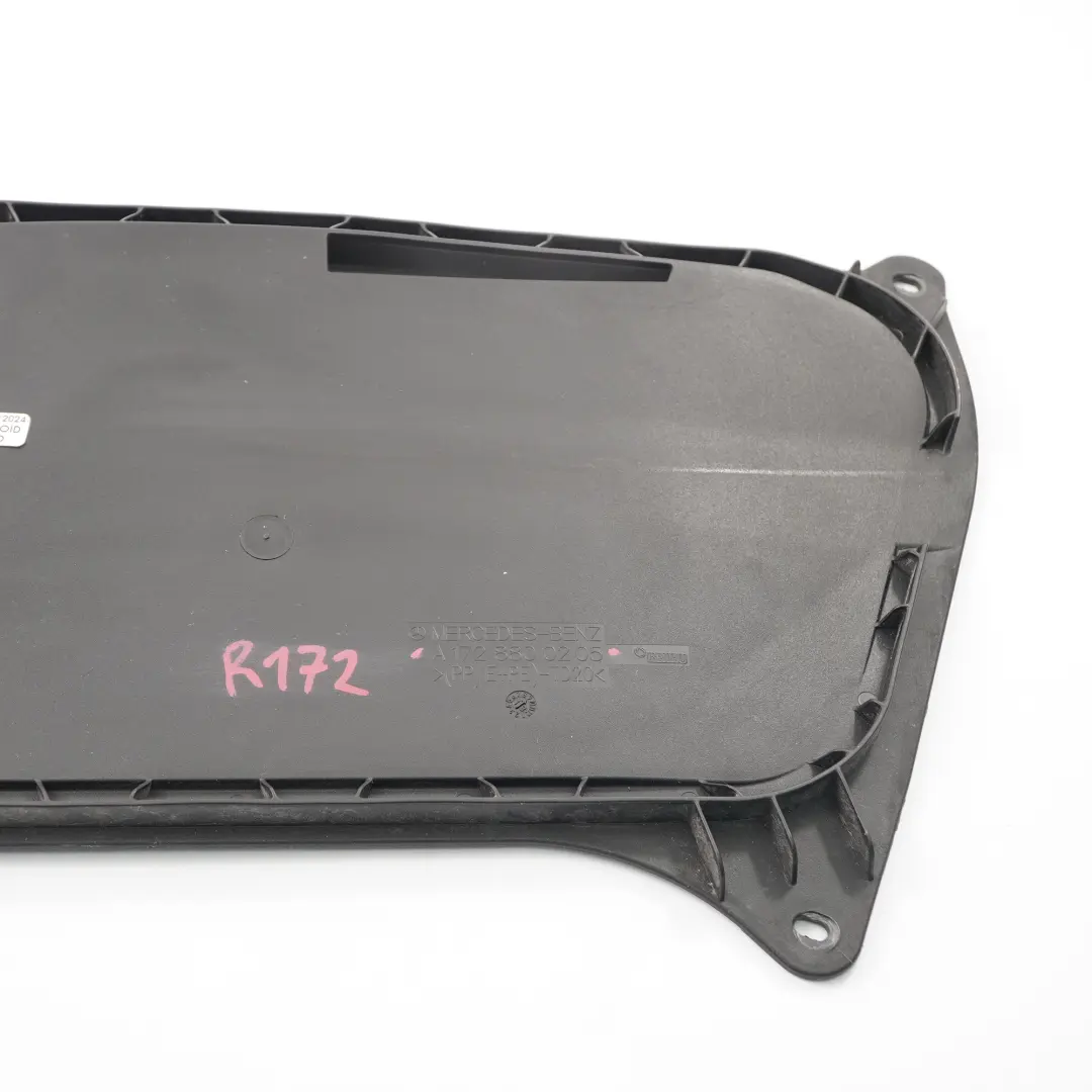 Support de capot Support de grille droite pour Mercedes SLK R172 à propos du numéro de pièce A1728800205 Mercedes SLK R172 Support de capot Support de grille droite - SKU A1728800205 - Numéro de pièce A1728800205