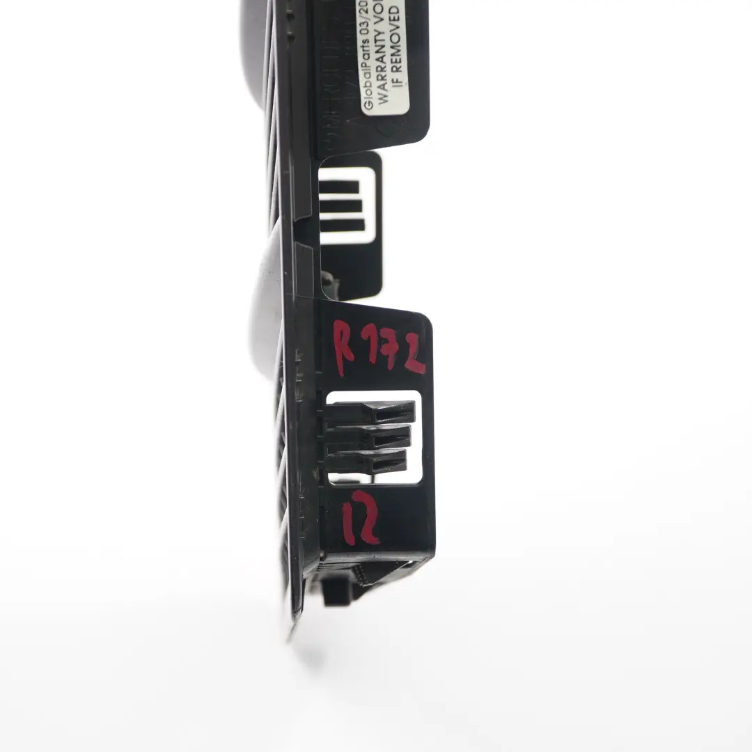 Capot Grille Entrée d'air droite pour Mercedes SLK R172 à propos du numéro de pièce A1728800285 Mercedes SLK R172 Capot Grille Entrée d'air droite - SKU A1728800285 - Numéro de pièce A1728800285