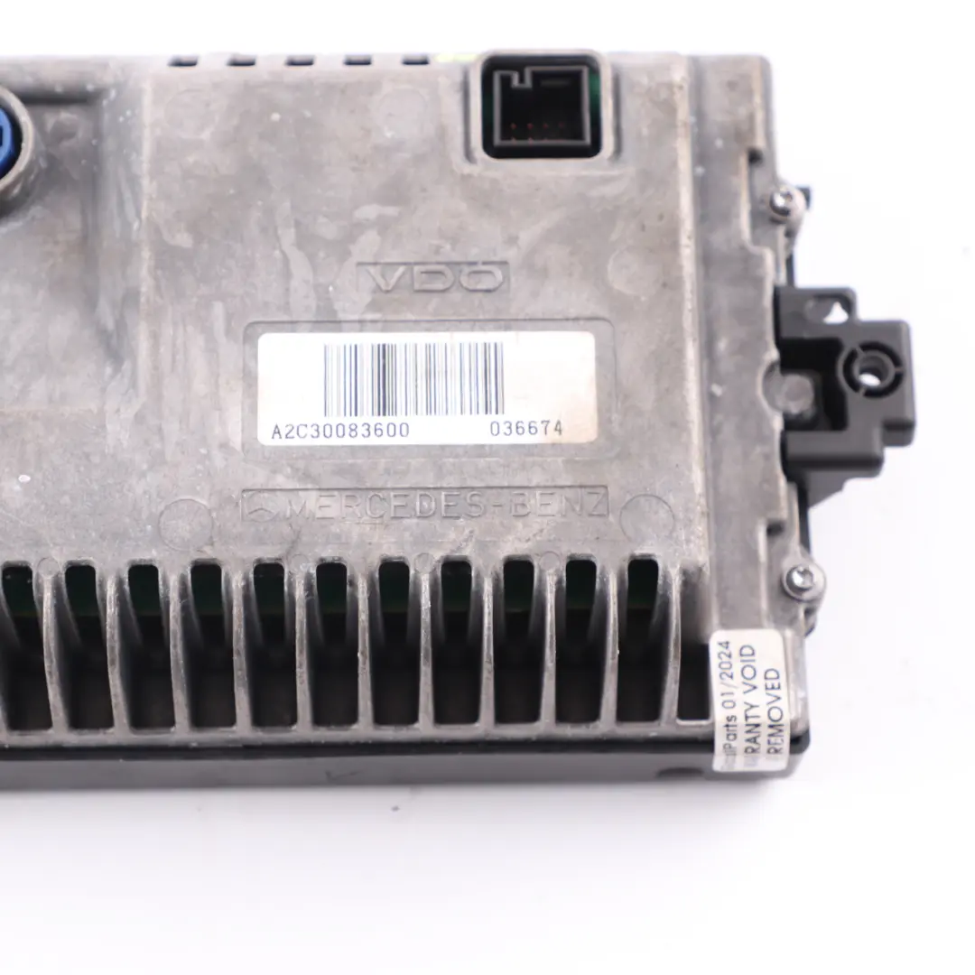 Mercedes W204 Ecran d'affichage Radio Multimédia Navigation Sat Unit - SKU A1729016600 - Numéro de pièce A1729016600