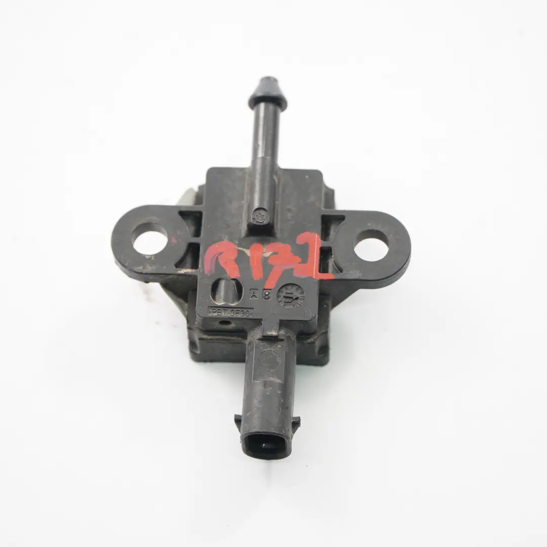 Protezione pedoni Modulo sensore d'urto per Mercedes SLK R172 con numero di parte A1729058300 Mercedes SLK R172 Protezione pedoni Modulo sensore d'urto - SKU A1729058300 - Numero di parte A1729058300