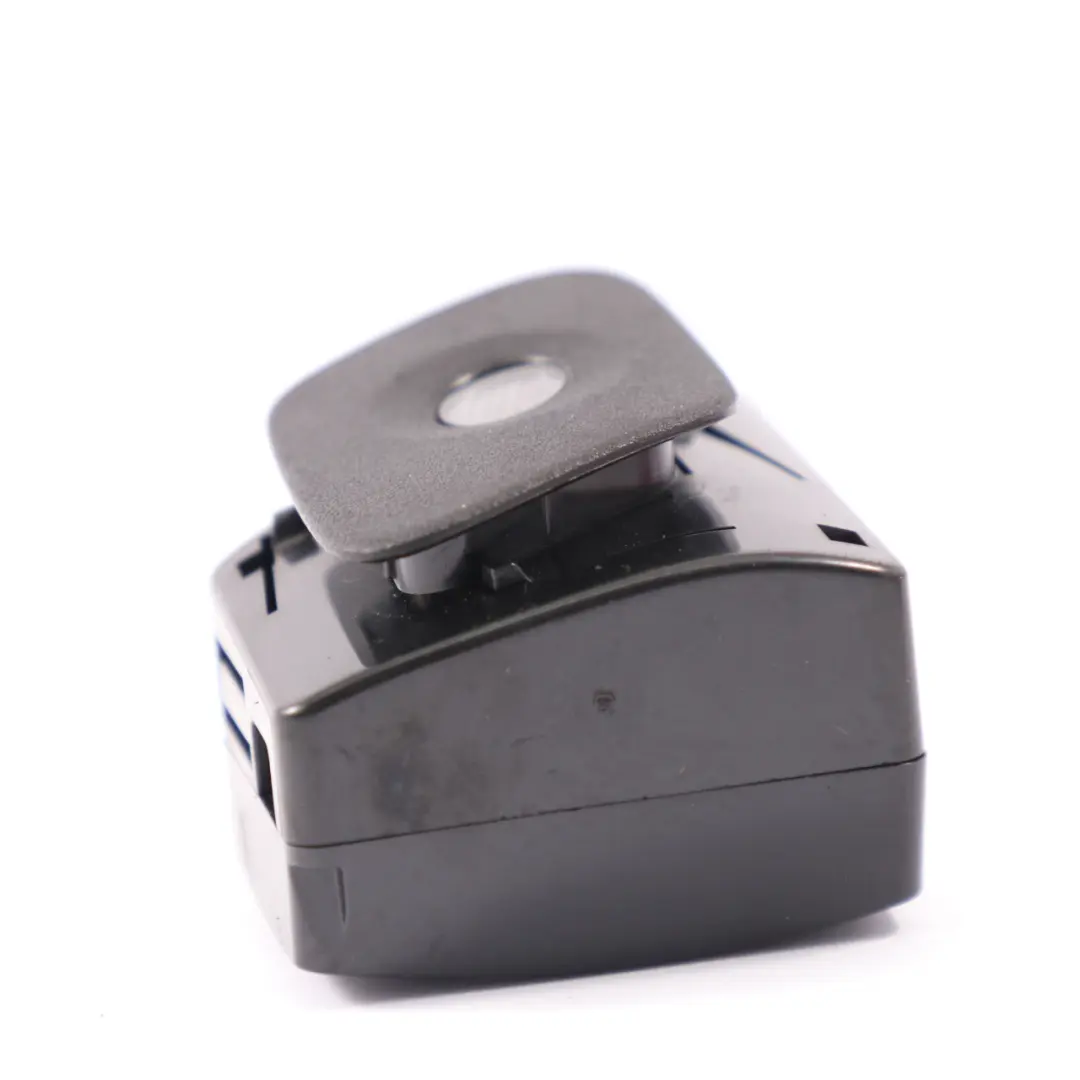 Mercedes-Benz R172 Left Side Interior A-Pillar Light Lamp to with Part number a1729060135 Mercedes-Benz R172 Left Side Interior A-Pillar Light Lamp - SKU a1729060135 - Part number a1729060135