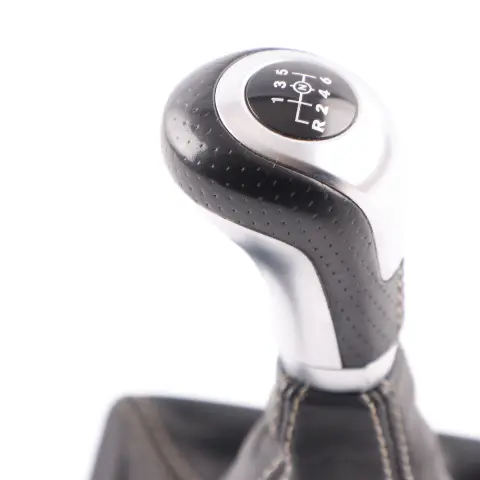 Pomello Leva Cambio 6 Velocità Copertura Nero per Mercedes W176 con numero di parte A1763641210 Mercedes W176 Pomello Leva Cambio 6 Velocità Copertura Nero - SKU A1763641210 - Numero di parte A1763641210