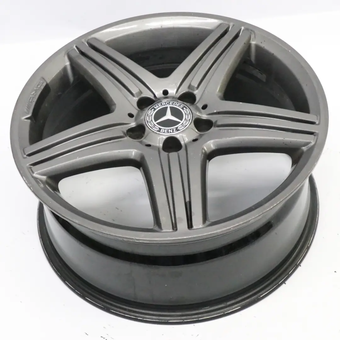 Grigio Cerchio in lega 18" 5 doppie razze ET:48 8J per Mercedes W176 AMG con numero di parte A1764010402 Mercedes W176 AMG Grigio Cerchio in lega 18" 5 doppie razze ET:48 8J - SKU A1764010402-2 - Numero di parte A1764010402