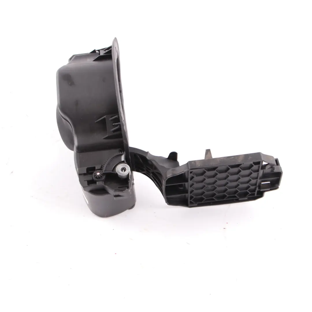 Mercedes W176 Couvercle Pot Remplissage Carburant Couvercle Recess - SKU A1766300067 - Numéro de pièce A1766300067