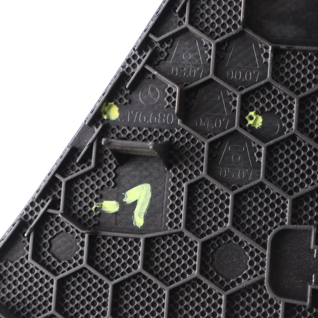  Armaturenbrett Lautsprecher Mercedes C117 W176 Trim Kühlergrill - SKU A1766800407-1 - Teilenummer A1766800407