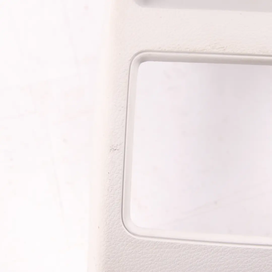 Mercedes W176 Mittelkonsole hinten Verkleidung Gehäuse Zigarettenanzünder Panel - SKU A1766801050-2 - Teilenummer A1766801050