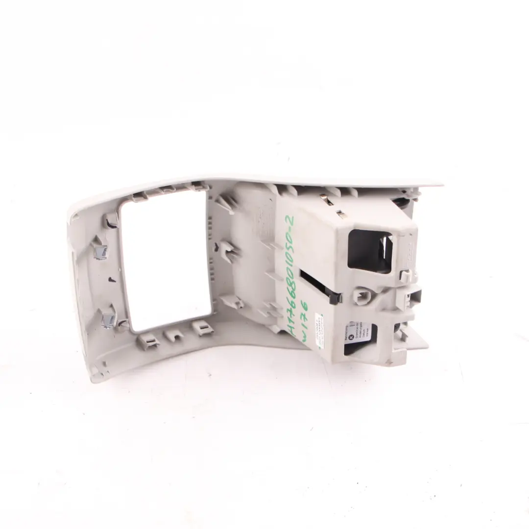 Mercedes W176 Mittelkonsole hinten Verkleidung Gehäuse Zigarettenanzünder Panel - SKU A1766801050-2 - Teilenummer A1766801050