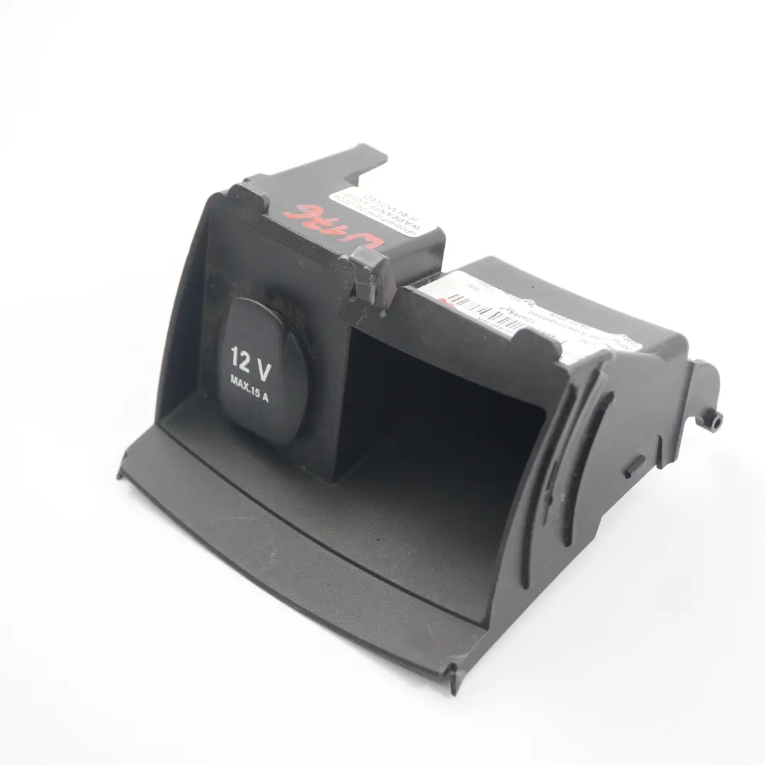 Mittelkonsole Verkleidung Gehäuse Zigarettenanzünder für Mercedes W176 mit Teilenummer A1766801050 Mercedes W176 Mittelkonsole Verkleidung Gehäuse Zigarettenanzünder - SKU A1766801050-3 - Teilenummer A1766801050