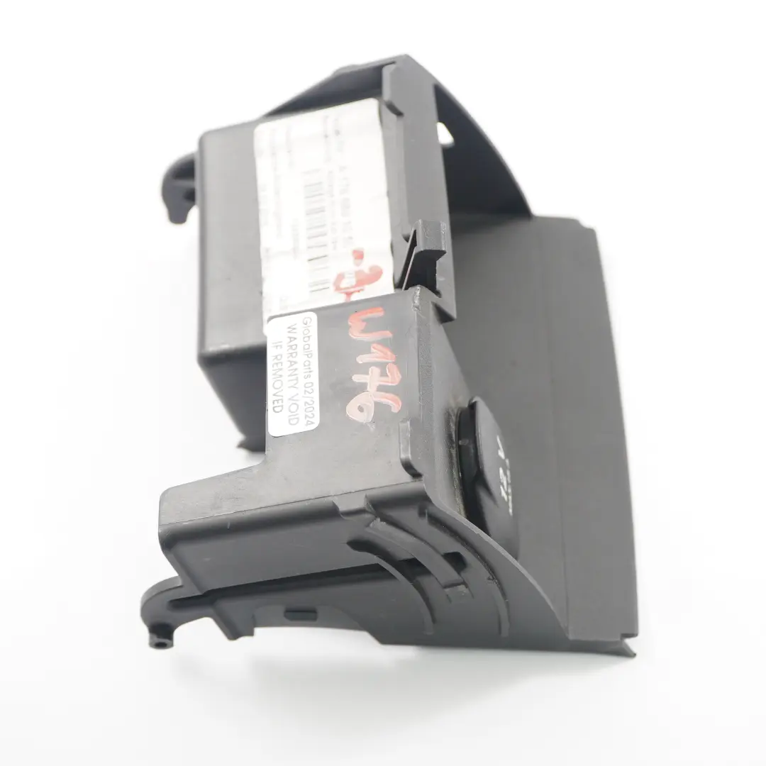 Mercedes W176 Console centrale posteriore Alloggiamento accendino - SKU A1766801050-3 - Numero di parte A1766801050