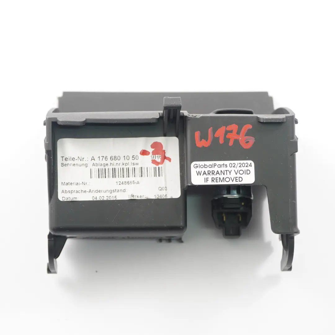Mercedes W176 Console centrale posteriore Alloggiamento accendino - SKU A1766801050-3 - Numero di parte A1766801050