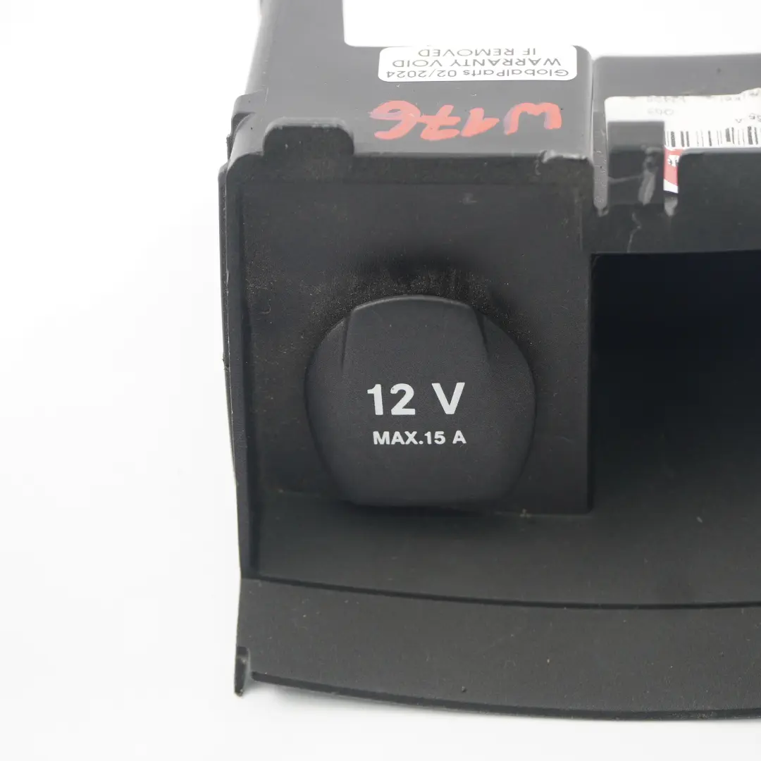 Mercedes W176 Console centrale posteriore Alloggiamento accendino - SKU A1766801050-3 - Numero di parte A1766801050