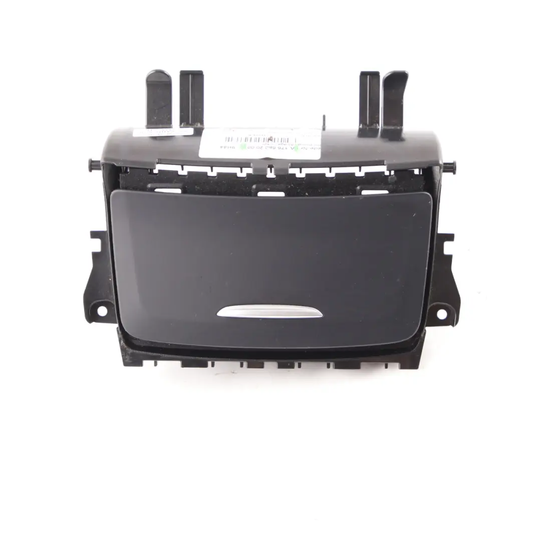 Vassoio portaoggetti console centrale interna Vassoio cenere nero per Mercedes W176 con numero di parte A1766802000 Mercedes W176 Vassoio portaoggetti console centrale interna Vassoio cenere nero - SKU A1766802000 - Numero di parte A1766802000