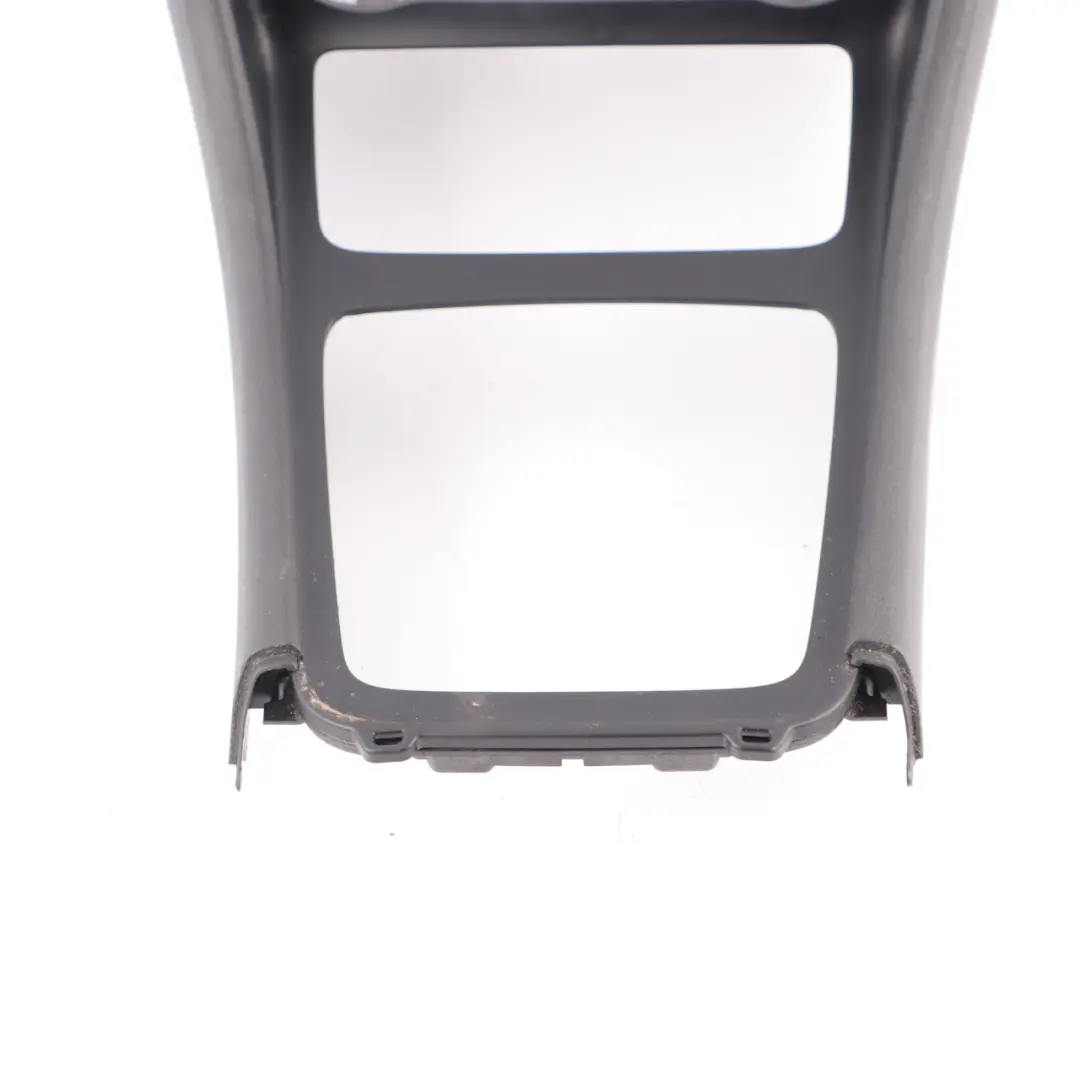 Pannello rivestimento console centrale Nero Lava per Mercedes W176 con numero di parte A1766807200 Mercedes W176 Pannello rivestimento console centrale Nero Lava - SKU A1766807200-1 - Numero di parte A1766807200