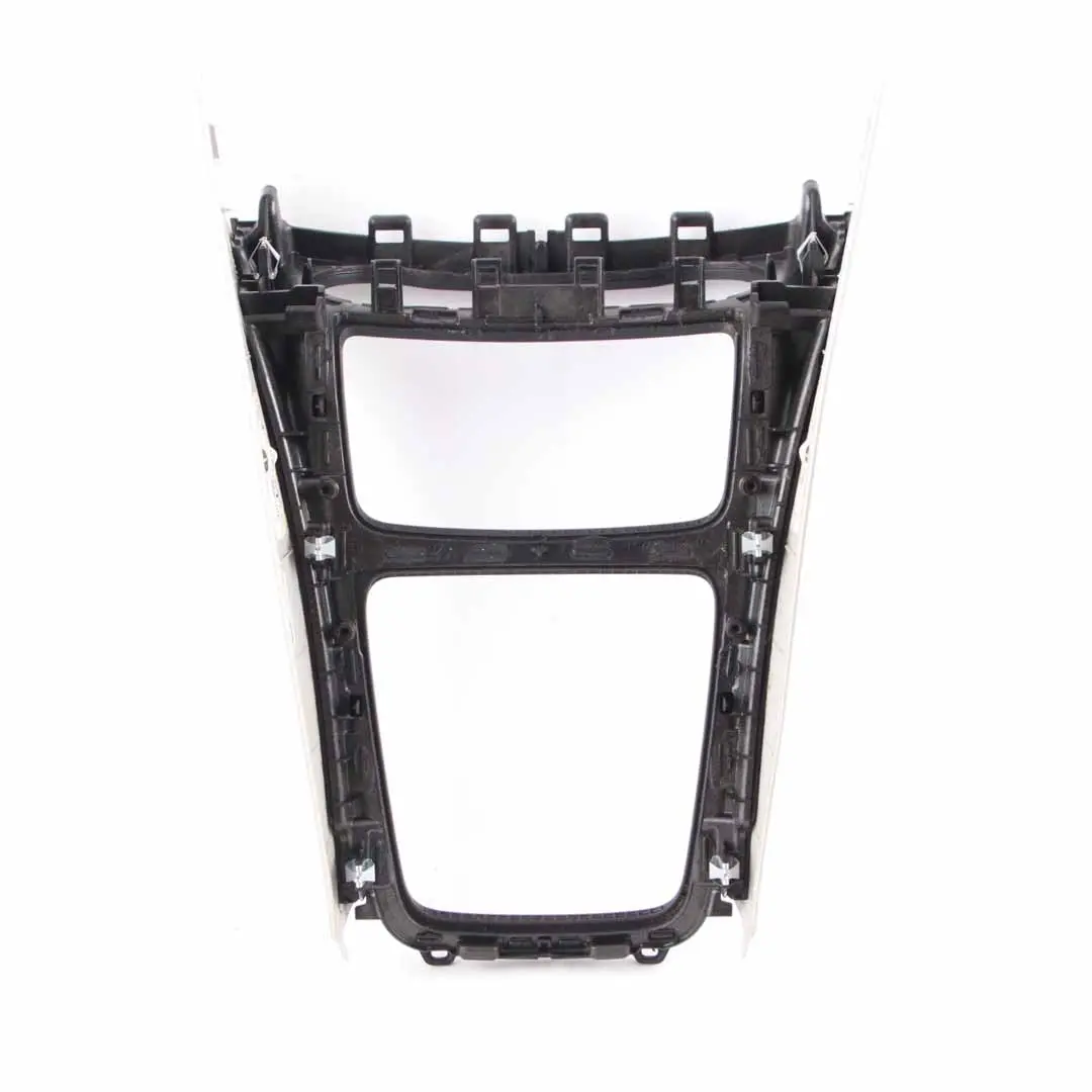 Consola Central Embellecedor Panel Cubierta Envolvente para Mercedes W176 con número de pieza A1766807200 Mercedes W176 Consola Central Embellecedor Panel Cubierta Envolvente - SKU A1766807200 - Número de pieza A1766807200