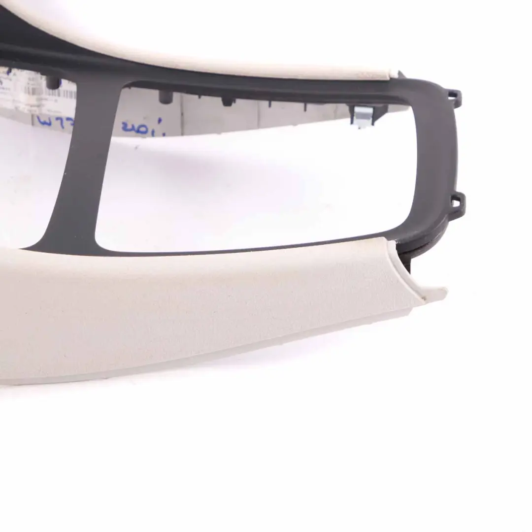 Mittelkonsole Trim Panel Abdeckung Surround für Mercedes W176 mit Teilenummer A1766807200 Mercedes W176 Mittelkonsole Trim Panel Abdeckung Surround - SKU A1766807200 - Teilenummer A1766807200