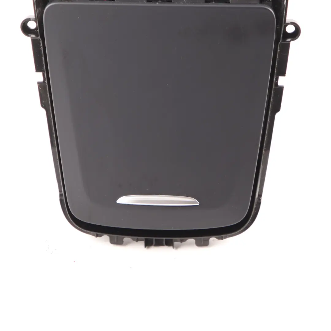 Mercedes W176 Console centrale intérieure, panneau de rangement noir - SKU A1766807400 - Numéro de pièce A1766807400