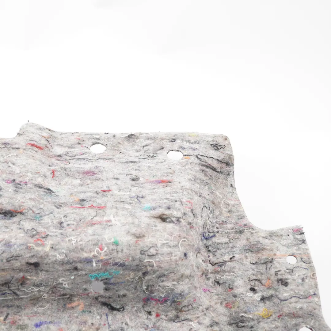 Isolamento posteriore destro passaruota per Mercedes W176 con numero di parte A1766820800 Mercedes W176 Isolamento posteriore destro passaruota - SKU A1766820800 - Numero di parte A1766820800