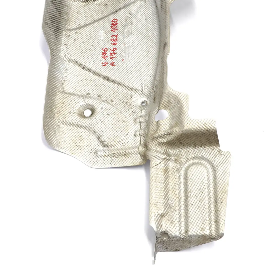 Silenciador Trasero Cubierta Aislante de Calor para Mercedes W176 W246 con número de pieza A1766821000 Mercedes W176 W246 Silenciador Trasero Cubierta Aislante de Calor - SKU A1766821000 - Número de pieza A1766821000