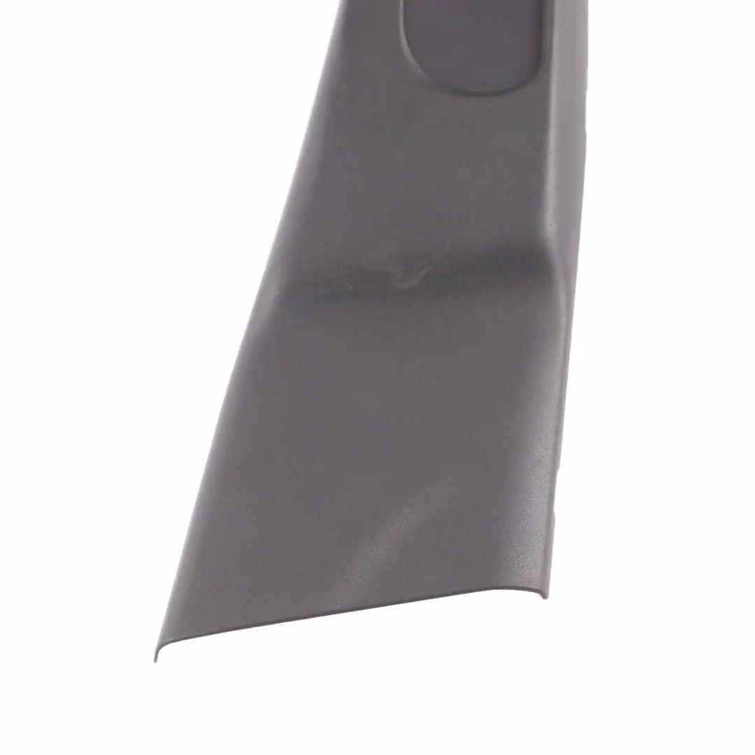 Embellecedor Pilar B Panel Superior Derecho Negro para Mercedes W176 con número de pieza A1766900325 Mercedes W176 Embellecedor Pilar B Panel Superior Derecho Negro - SKU A1766900325 - Número de pieza A1766900325