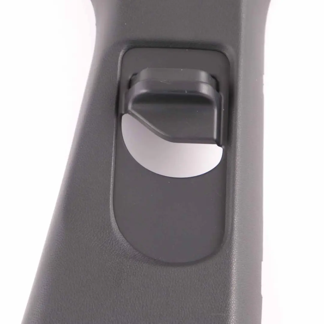 Trim Cover B Säule Rechts Obere Platte Schwarz für Mercedes W176 mit Teilenummer A1766900325 Mercedes W176 Trim Cover B Säule Rechts Obere Platte Schwarz - SKU A1766900325 - Teilenummer A1766900325