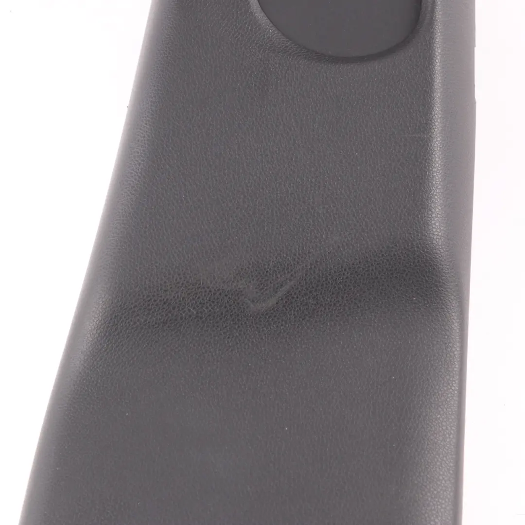 Mercedes W176 Embellecedor Pilar B Panel Superior Derecho Negro - SKU A1766900325 - Número de pieza A1766900325
