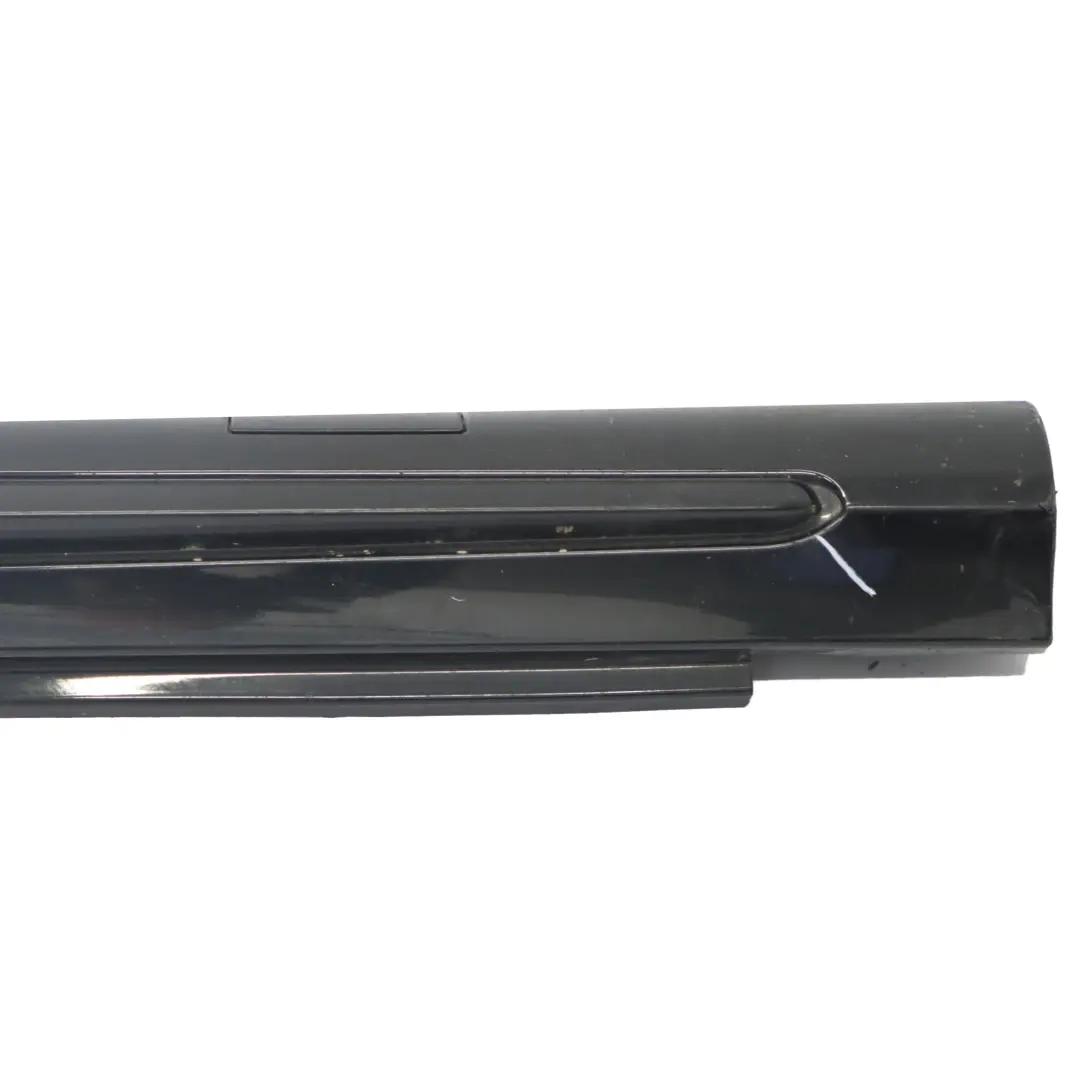 Mercedes W176 couvre seuil de porte latérale AMG gauche W246 Cosmic Black - 191 - SKU A1766980054-KB2 - Numéro de pièce A1766980054
