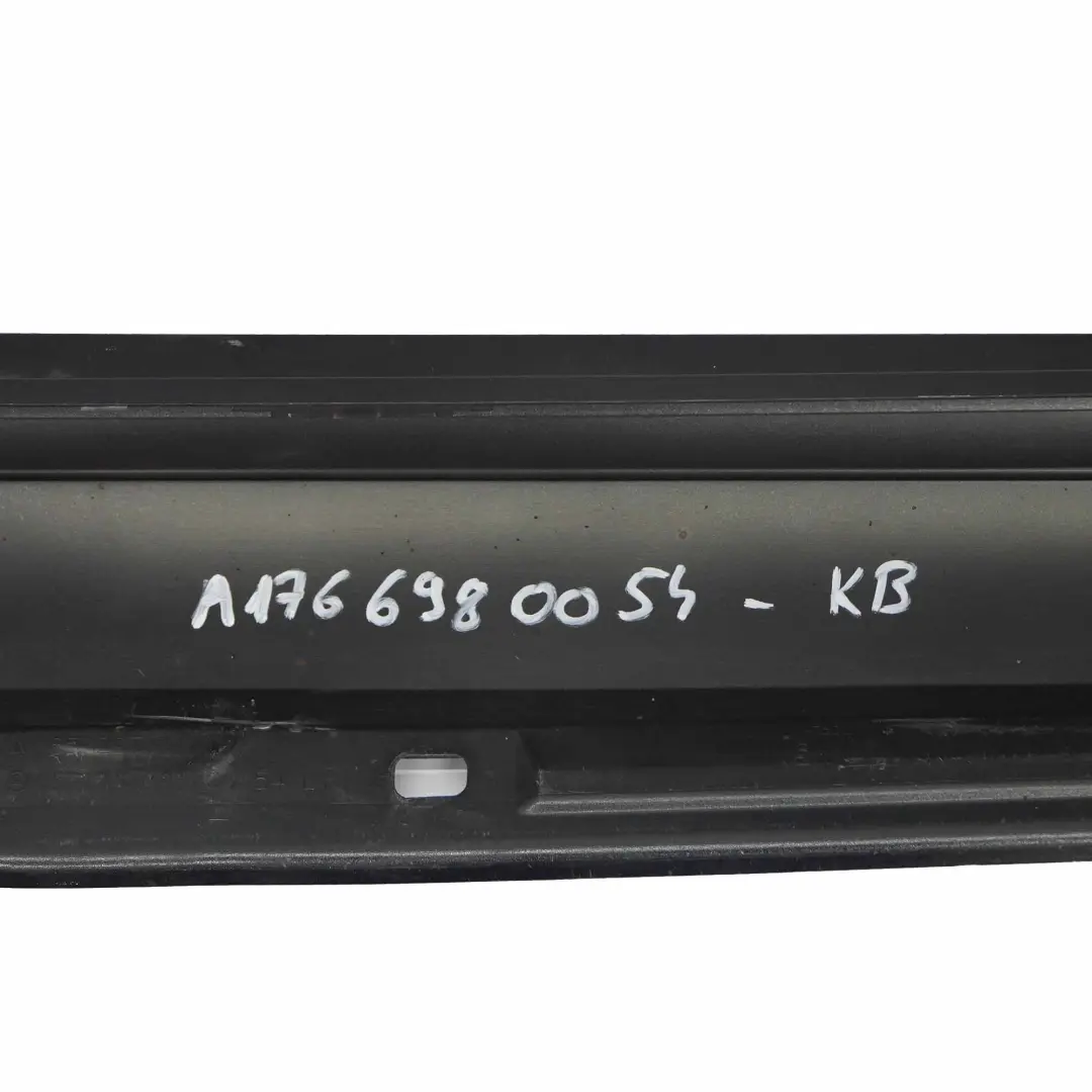 Minigonna laterale AMG sinistra Coperchio soglia Nero cosmico 191 per Mercedes W176 con numero di parte A1766980054 Mercedes W176 Minigonna laterale AMG sinistra Coperchio soglia Nero cosmico 191 - SKU A1766980054-KB - Numero di parte A1766980054