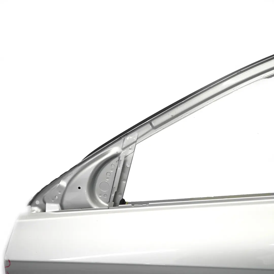 Puerta Delantera Izquierda Clase A Plata Polar Metalizado - 761 para Mercedes W176 con número de pieza A1767200105 Mercedes W176 Puerta Delantera Izquierda Clase A Plata Polar Metalizado - 761 - SKU A1767200105-PLS1 - Número de pieza A1767200105