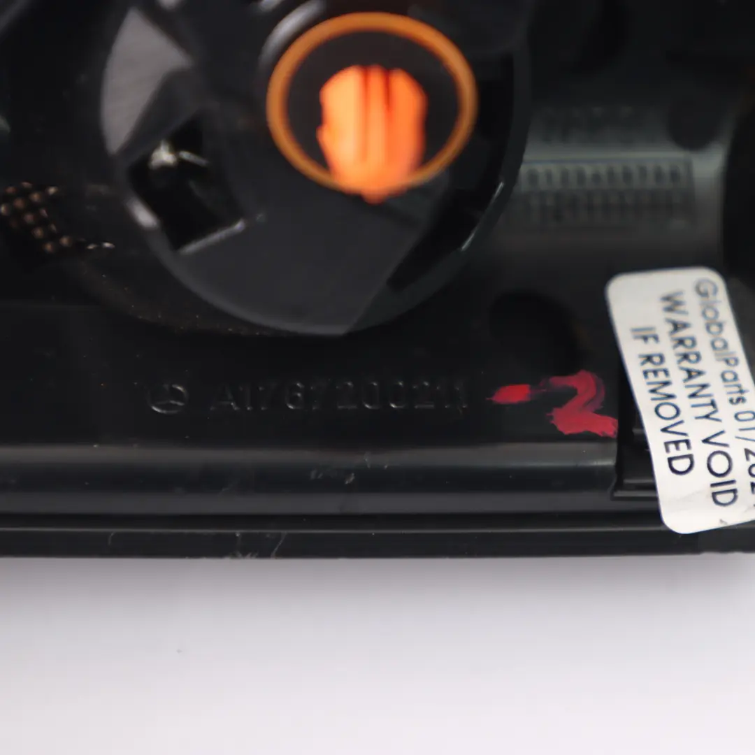 Hochtöner Spiegel rechts Dreieck Türverkleidung für Mercedes W176 mit Teilenummer A1767200211 Mercedes W176 Hochtöner Spiegel rechts Dreieck Türverkleidung - SKU A1767200211-2 - Teilenummer A1767200211