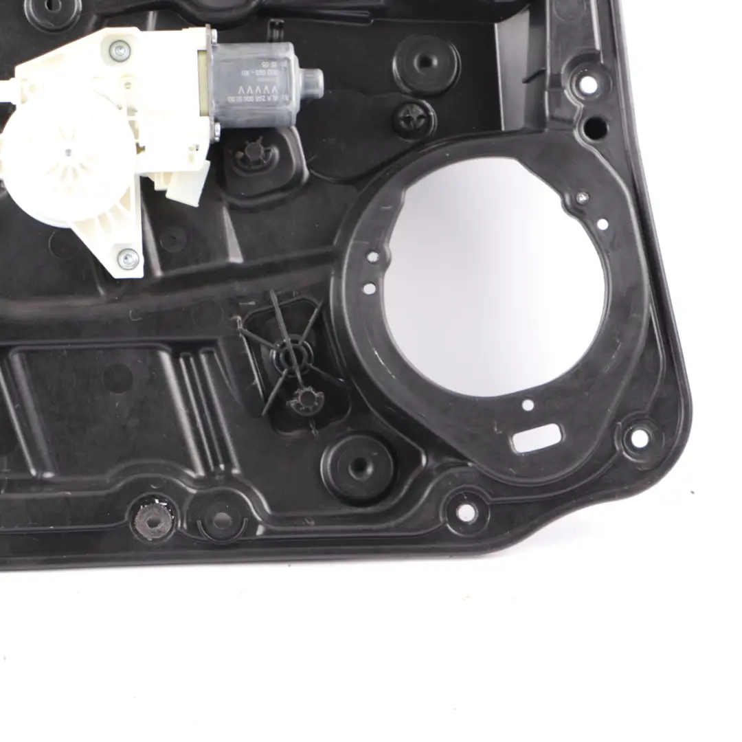 Mercedes W176 Supporto scheda porta sinistro Regolatore alzacristalli elettrici - SKU A1767206500-2 - Numero di parte A1767206500