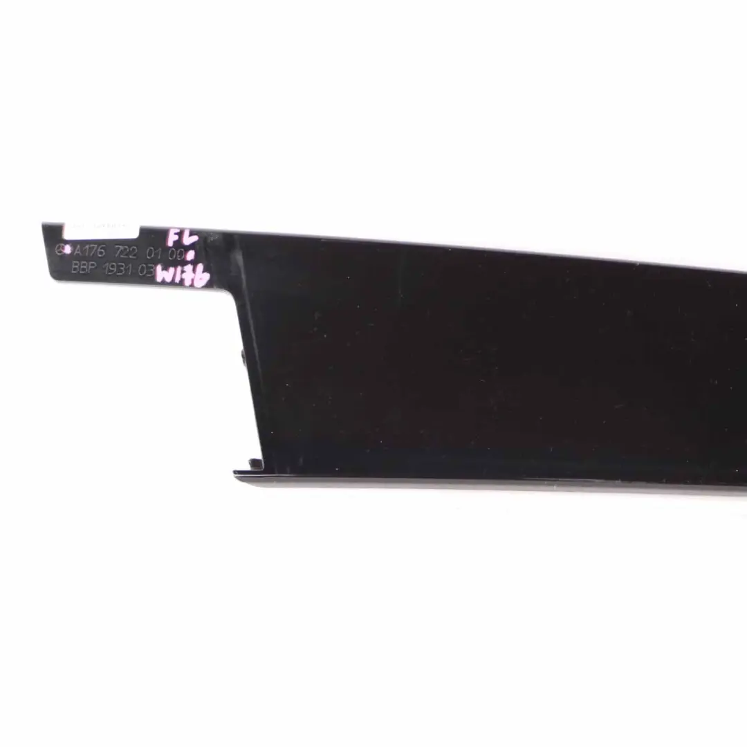 Türverkleidung B-Säulenleiste vorne links für Mercedes W176 mit Teilenummer A1767220100 Mercedes W176 Türverkleidung B-Säulenleiste vorne links - SKU A1767220100 - Teilenummer A1767220100