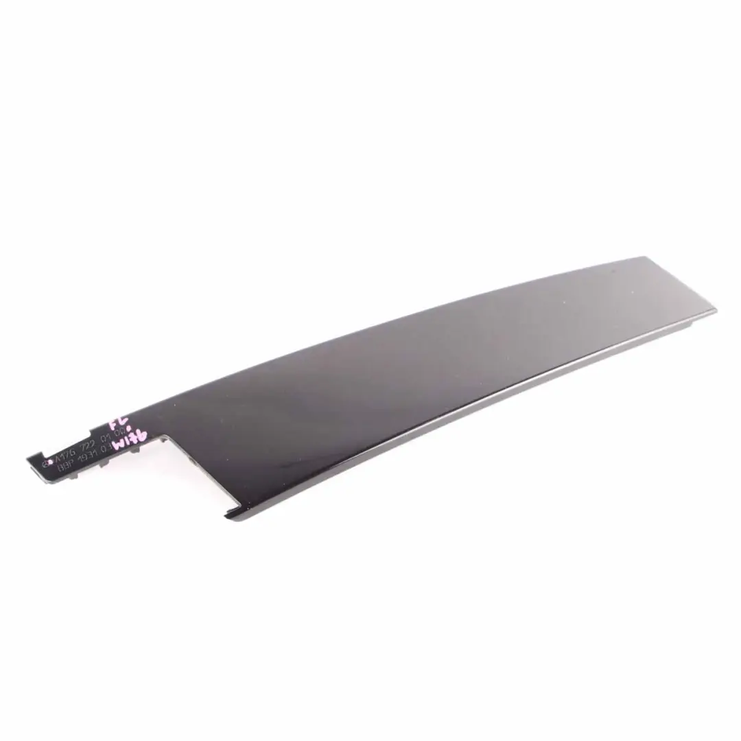 Mercedes W176 Embellecedor puerta Tira pilar B delantera izquierda - SKU A1767220100 - Número de pieza A1767220100